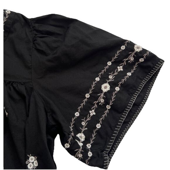 Old Navy Floral Embroidered Top Womens Large Black V-Neck Short Bell Sleeve Boho - Picture 7 of 8